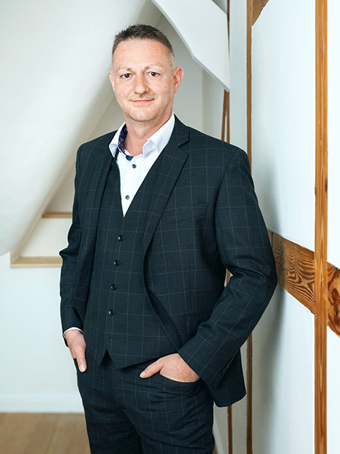 SAD-Logo Ansprechpartner Tom Packebusch